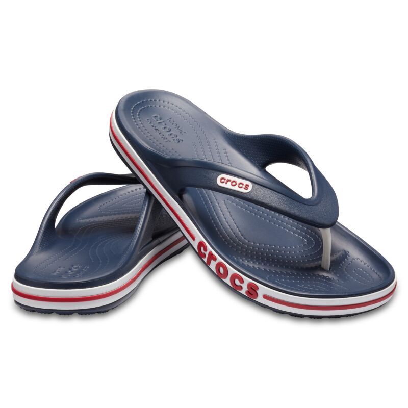 crocs-bayaband-flip-navy-pepper-vyriskos-tapkes-per-pirsta Crocs™ Bayaband Flip šlepetės (mėlynos)