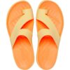 crocs-getaway-platform-toe-loop-golden-hour-persikines-yellow-auksines-tapkes Crocs™ GETAWAY PLATFORM TOE LOOP šlepetės (Persikas)