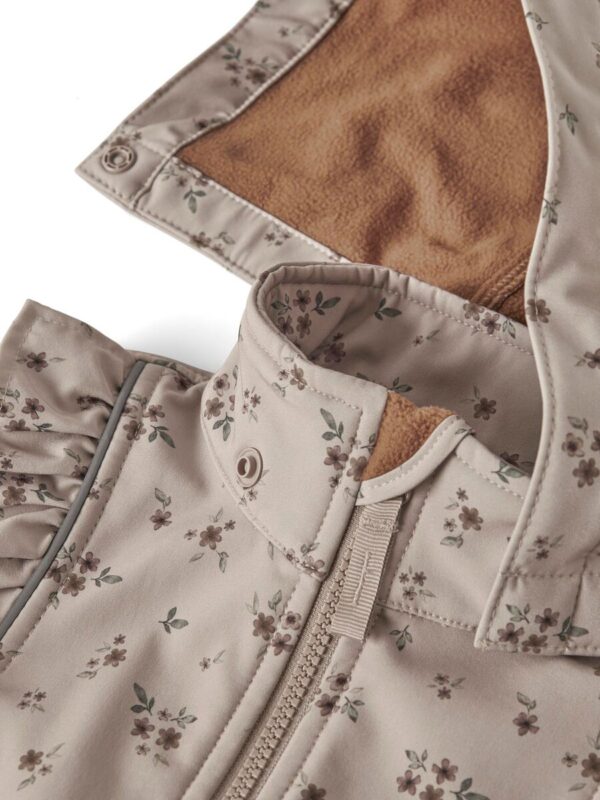 softshell-strike-mergaite-autumn-spring NAME IT Softshell striukė "Rusva pieva"