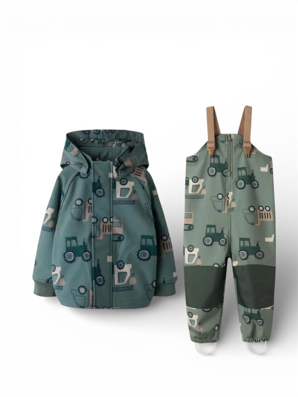 NAME_IT_SOFTSHELL_komplektas-striuke-kelnes-chaki-zalias-traktoriai NAME IT Softshell kelnių ir striukės komplektas "Traktoriukas"