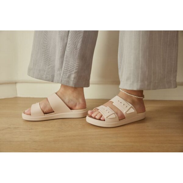 Crocs™ Brooklyn Buckle Low tapkės moterims (Kreminės/Quartz)