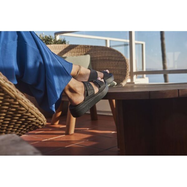 Crocs™ Brooklyn Buckle Low tapkės moterims (Juodos)
