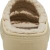 068669301320a5968b84653f75a901a8 Crocs™ BAYA COZZZY SANDAL Chai