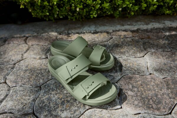 Crocs™ BROOKLYN BUCKLE LOW Cargo
