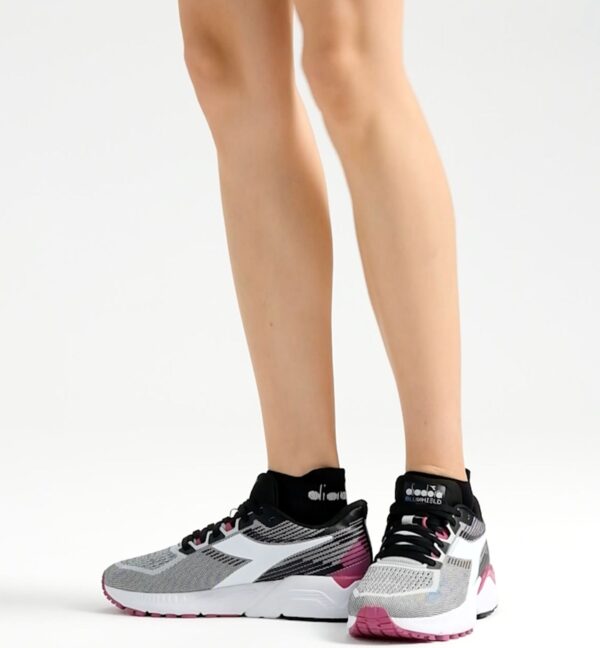 16f8db95b81f332162753d22c82232c5 DIADORA Mythos Blushield Vigore Women's Silver Dd/Black/White