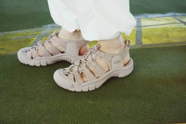 2cf0bdb9a7c6cba5226a83693dda5f6f Keen NEWPORT H2 WOMEN Monochrome/Safari