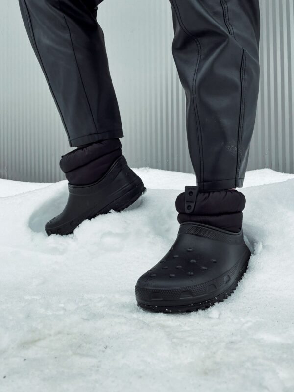 Crocs™ Classic Neo Puff Shorty Boot Women's Black