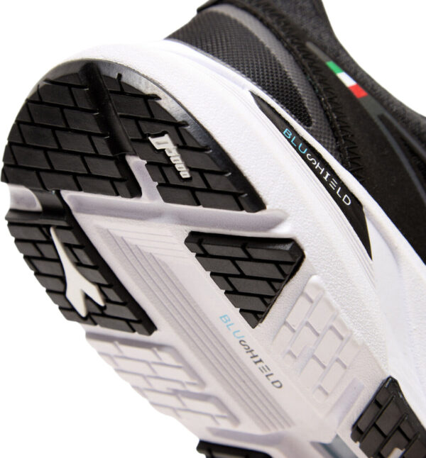 4c1a789822287a77259847b812d16f4f DIADORA Mythos Blushield Volo Hip 2 Women's Black/Black