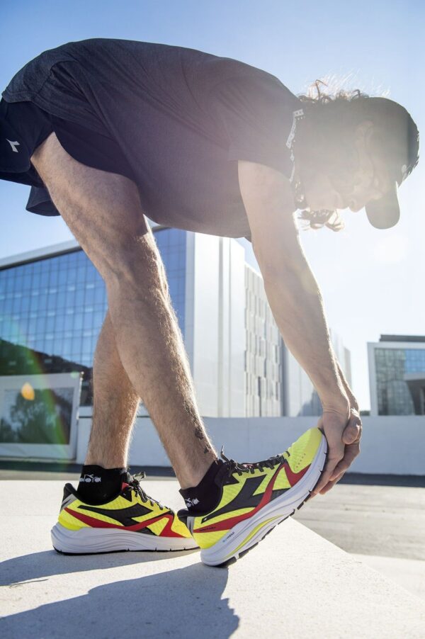 567cbb8eec90a07d0b523ed06e2df2af DIADORA Mythos Blushield 8 Vortice Yellow Fluo Dd/Blk/Fiery Red