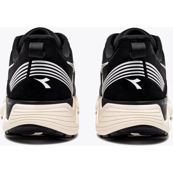 DIADORA Mythos Blushield Vigore 2 Black/Whisper White