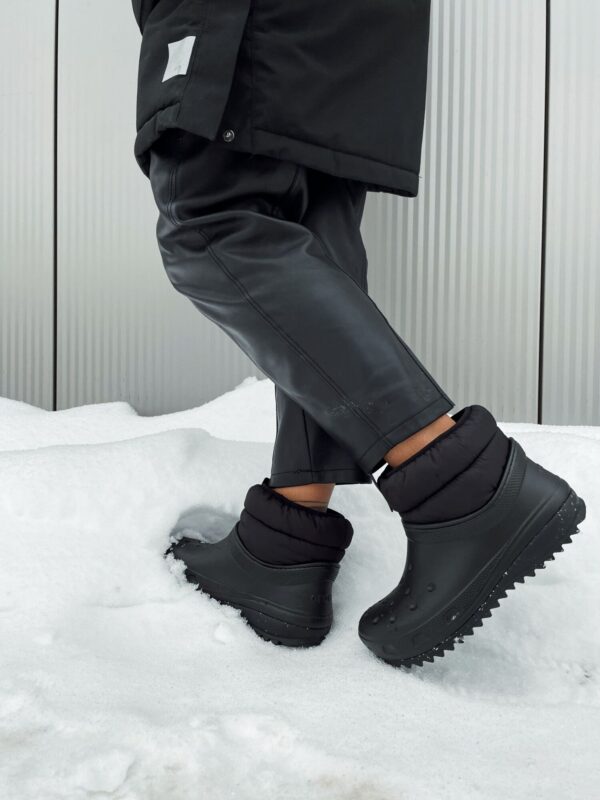 Crocs™ Classic Neo Puff Shorty Boot Women's Black
