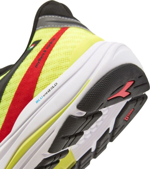 7089217fdb65d4df8c4b844ec49bdd59 DIADORA Mythos Blushield 8 Vortice Yellow Fluo Dd/Blk/Fiery Red