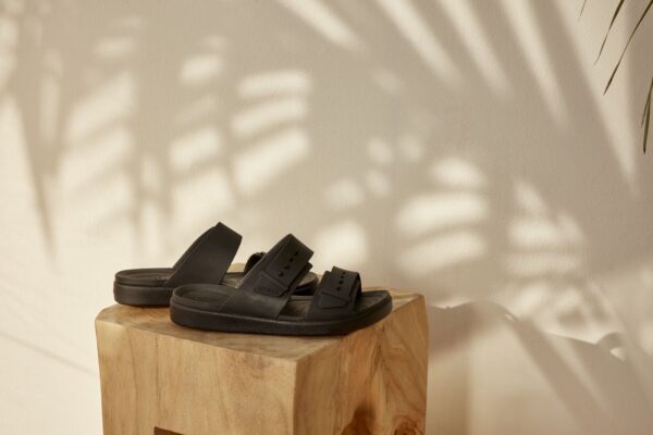 Crocs™ BROOKLYN BUCKLE LOW Black