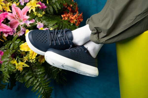80c37b18f46029640c97fa8850de91a0 Crocs™ INMOTION PACER MEN'S Navy/White
