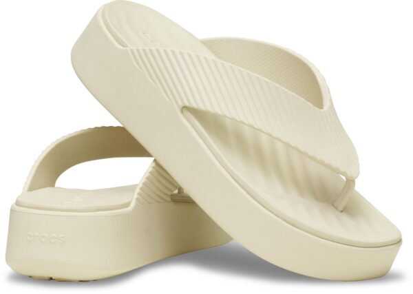 8eac4da699b3c43617f78ee331f03379 Crocs™ GETAWAY GROOVE PLATFORM FLIP Sandstone