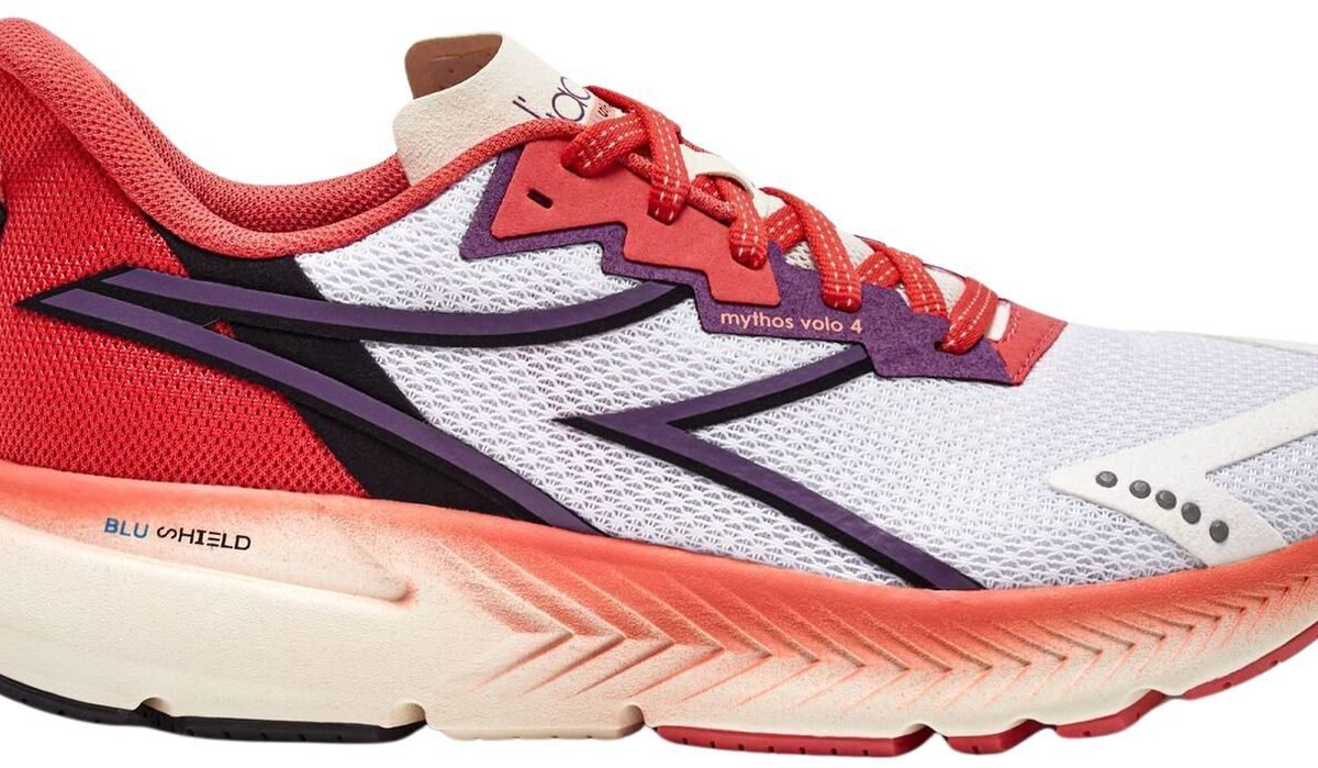 DIADORA MYTHOS BLUSHIELD VOLO 4 W White/Cayenne/Sunset Purple