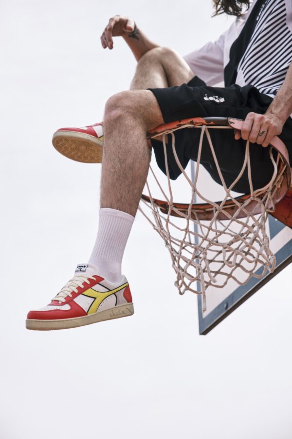 d033de6f373a5d2e8add40b2ee84a535 DIADORA Magic Basket Low Icona White/Ferrari Red Italy