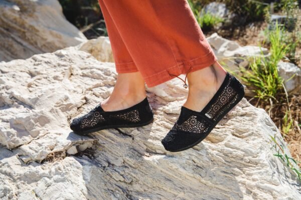 TOMS Moroccan Crochet Women's Classic Alpargata Black