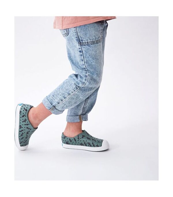 d80058a96eeb622a02bdd3ca3a91a1e7 NATIVE Jefferson Print Youth Folk Green/Shell White/Onyx Lightning