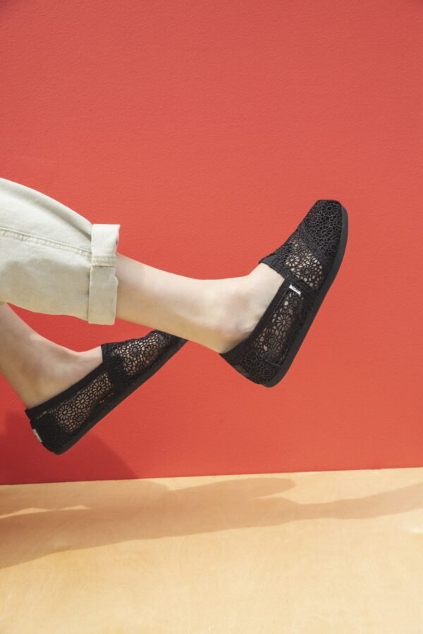 TOMS Moroccan Crochet Women's Classic Alpargata Black