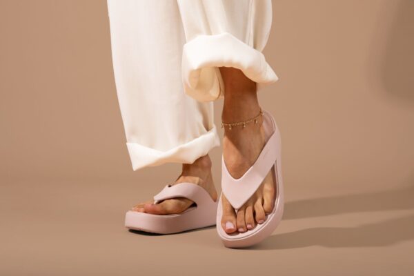 Crocs™ Getaway Platform Flip Quartz