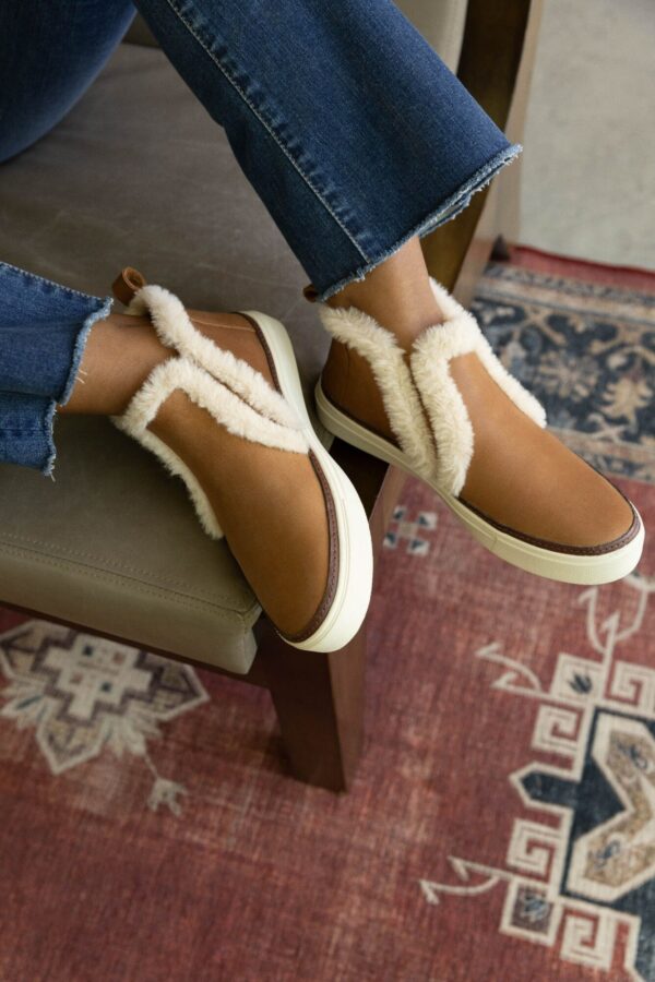October Ecomm TOMS Leather Faux Fur Women's Bryce Sneaker Brown Sugar