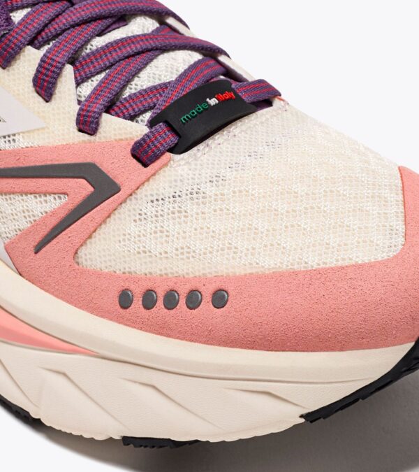 e89c1e77bd00ddd2d61ba207385c9d49 DIADORA ATOMO V7000-2 Whisper White/Peach Amber