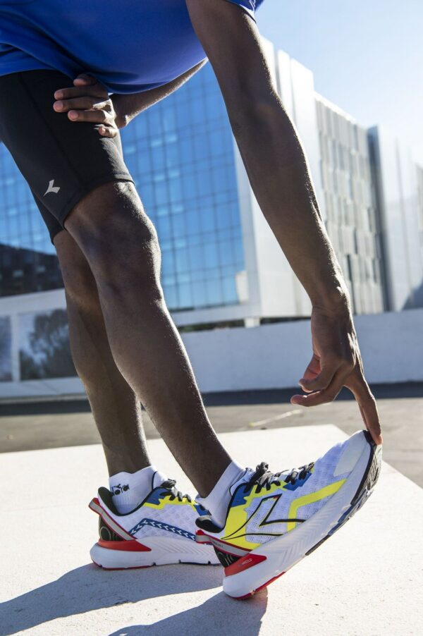 f09af61e5d1ad508951a9f960dd03737 DIADORA Mythos Blushield Volo 3 White/Black/Yellow Fluo