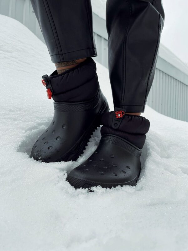 Crocs™ Classic Neo Puff Shorty Boot Women's Black